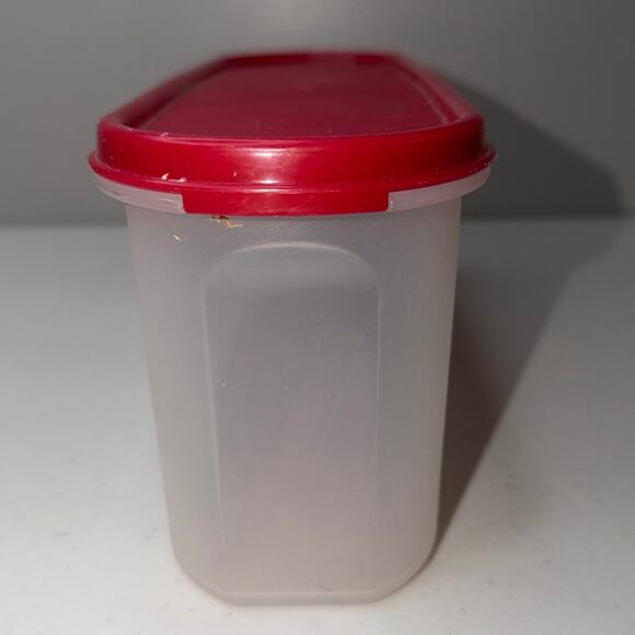 Tupperware Modular Mates Super Oval #2 Food Storage Container with Red Seal - Picture 2 of 6